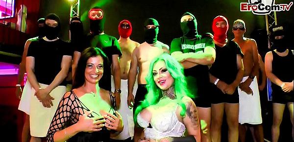 Deutsche dicke mutter mit dicken natur titten beim sperma creampie gangbang